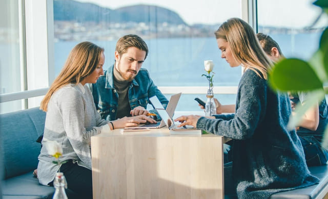 Learn more everywhere - Privatis